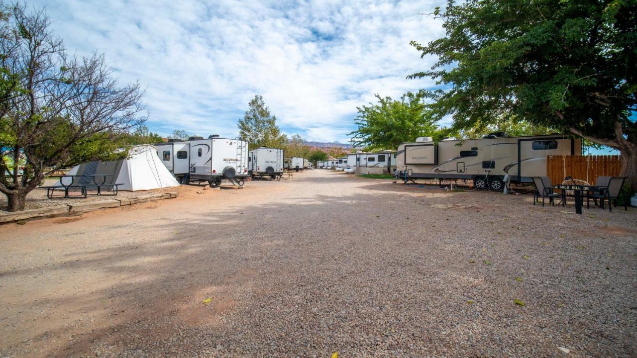 모아브 Outdoor Glamping Large 5Th Wheel Setup Ok4A 아파트 외부 사진