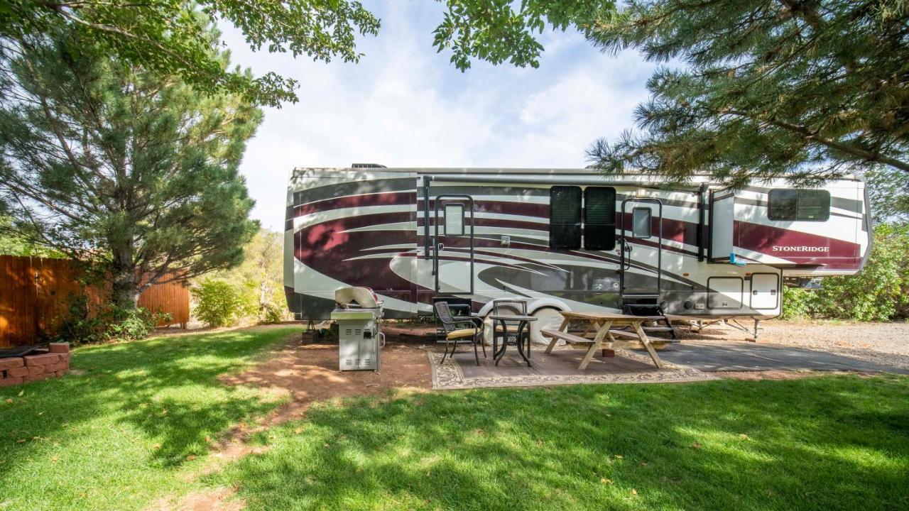 모아브 Outdoor Glamping Large 5Th Wheel Setup Ok4A 아파트 외부 사진